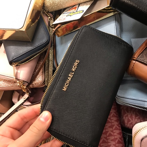 Michael Kors Wallet - Picture 1 of 1